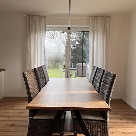 Hébergement de vacances Ruhig & Grosszuegig Fuer 8 Pers, Wlan & Feuerschale